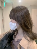 フェイスレイヤーで韓国風、繊細ハイライトで透け感【徳山】