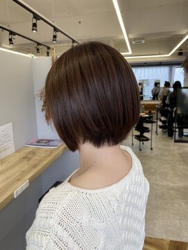 リジー(Litzy) 丸みを出したショートボブ【三國麗奈】