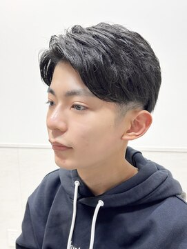 ヨシザワインク プレミアム 築地店(YOSHIZAWA Inc. PREMIUM) 王道ツーブロックセンターパート/学生/フェード