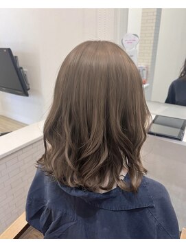 ヘアアンドリラクゼーション ジン(Jinn) ベージュカラー