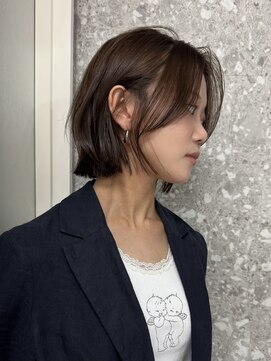 サンクプロジェクト(cinq PROJECT) 女性らしく上品な印象を与える、顔周りレイヤーカット