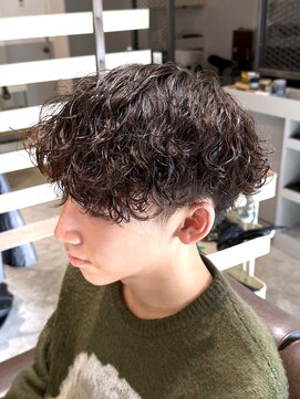ノイセル(Noisyle) MEN’S HAIR/波巻ツイストスパイラル/フェザーパーマ/北堀江O