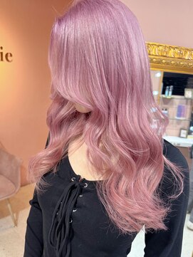 ピンクカラー/ハイトーンカラー/ブリーチカラー/ロングヘア