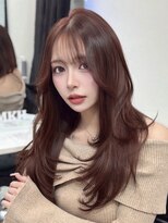 ロムーク 表参道(LOMKH)&nbsp;小顔ロングレイヤーカット顔周り冬グレージュカラー透明感カラー