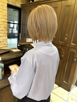 モナン(monan) ミルクティーブロンドミルクティーベージュ丸みショートボブ