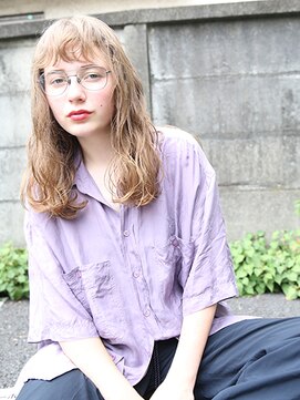 サバービア(suburbia) 『カット+ファストブリーチ+ホワイトグレージュ』