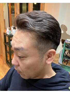 カプセル(kapsel) ツーブロックスタイル（アイロンパーマ）