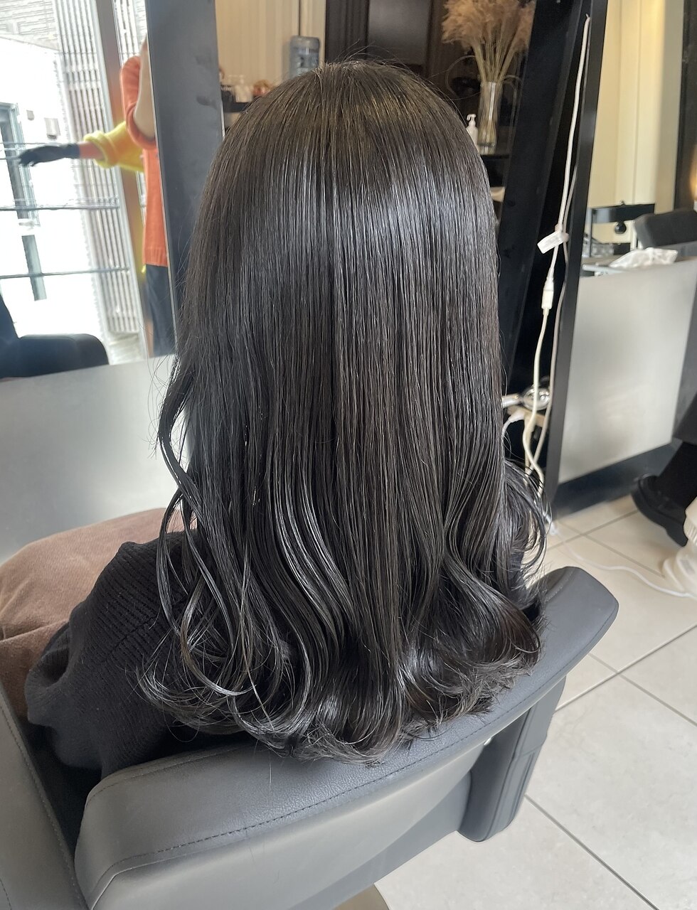 2025年春】どれが好み？ロング シルバーアッシュのヘアスタイル