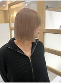 切りっぱなしボブ×ミルクティーベージュ