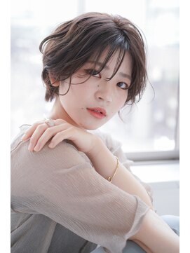 OHI 赤羽店 大人可愛いショートカット/ 白髪ぼかしカラー30代・40代・50代