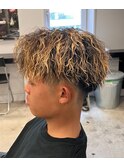 刈り上げセンターパートツイストスパイラルパーマ