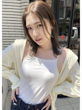 オリーブベージュ.