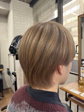 ビスイル 秋葉原店(Vis ill) ハイトーンカラーミルクティーベージュミニウルフ丸みボブ