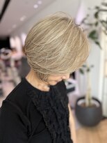 ステア ケース(stair case) 白髪活かしリタッチ×ハイライト 60代の白髪活かし