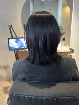 イン(yne.)&nbsp;ツヤツヤミディアムスタイル