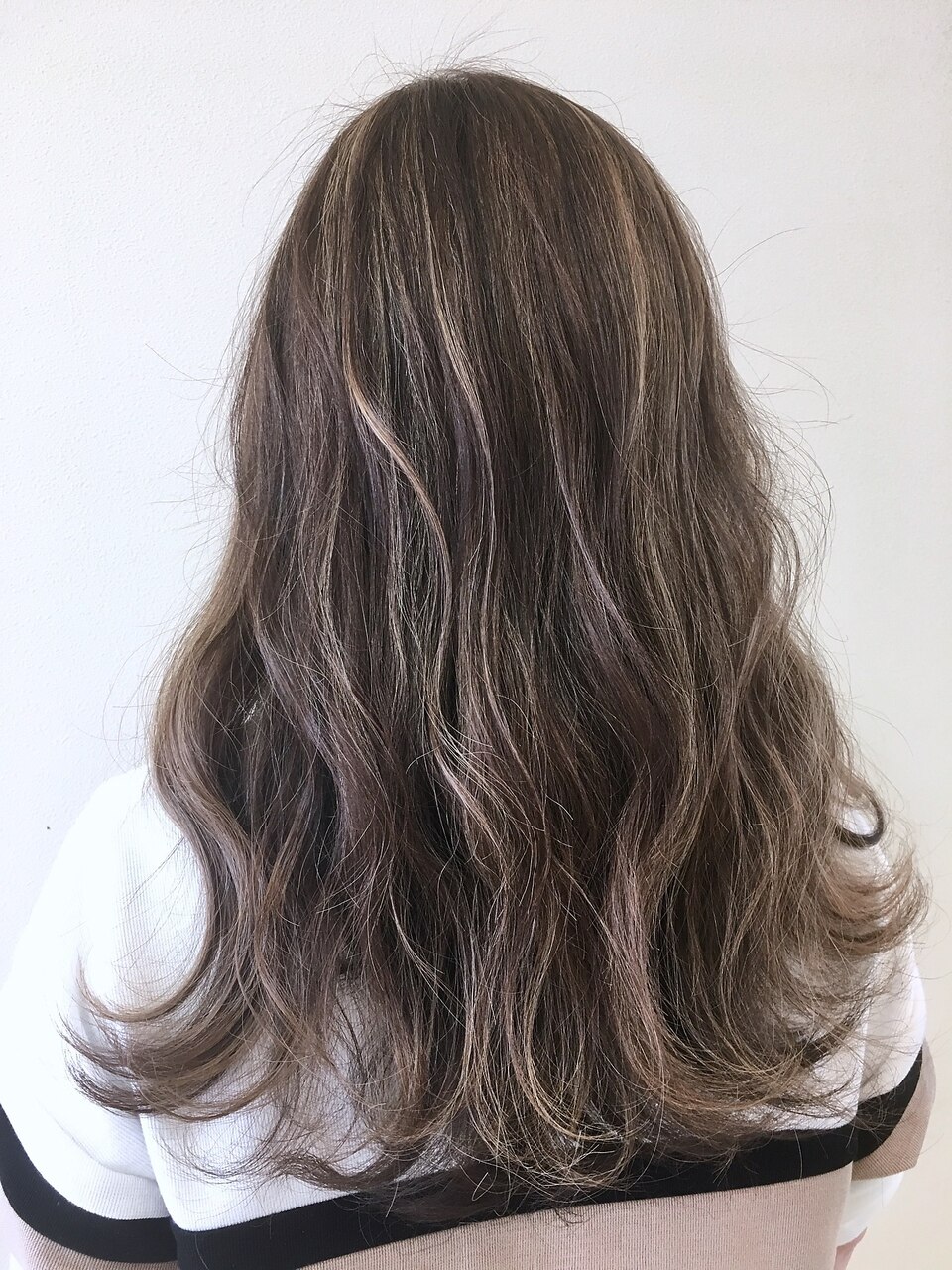 ハイライト×プラチナブラウン：L010769527｜美容室 フラット