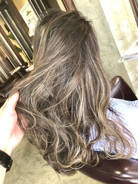 キー(kｅｙ) アッシュベージュ