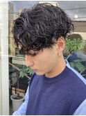 センターパートツイストスパイラルパーマ刈り上げメンズパーマ