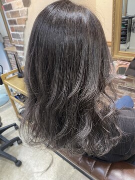 ティグルカゴシマ(TIGRE kagoshima) グレージュハイライト