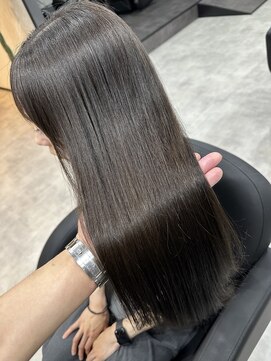 コウ(Kou) 「Kou(コウ)」＃髪質改善オリーブベージュ