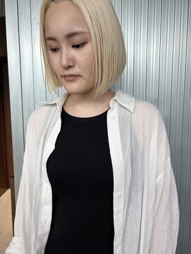 ヨロヘアー(YOLO hair) ブリーチ/ハイトーン/ベージュ/ボブ