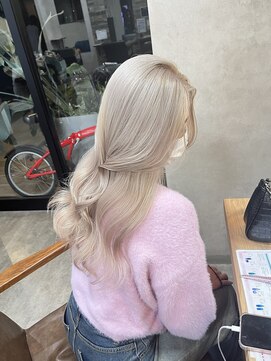 リエンス(RIENS) 【RIENS】ホワイトミルクティーベージュ×馬越麗奈