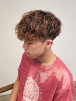 ニアウ 伊勢崎連取店(Niau)&nbsp;刈り上げショートマッシュハイライトスペインカール