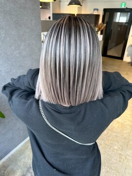 メリー オオサカ(Merly Osaka) white gray balayage