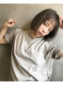 大人かわいい！小顔ミニボブ×グレージュ