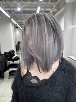 ジゼル(GiseL) バレイヤージュ　ボブ　シルバー、