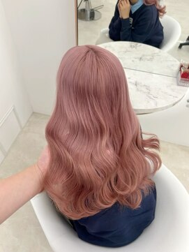 イオエ(ioe) ミディアムレイヤー/ツヤ髪スタイル/グレージュ/ショートボブ