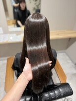 アンビス(1bis)&nbsp;暗めでも柔らかく透ける艶アッシュブラウン