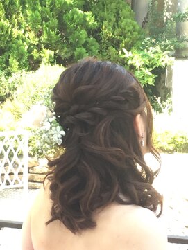 美容室 パルス 静岡鷹匠店(PALS) ねじりハーフアップ