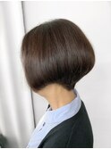 シャープに収まる☆前下がりボブ