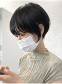 大人かわいいマッシュショート  前髪あり フェザーバング