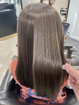 ラブクロムトーキョー オモテサンドウ(LOVECHROME OMOTESANDO) 表参道髪質改善トリートメント☆ペールベージュ秋の艶カラー