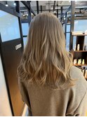 ベージュブロンド