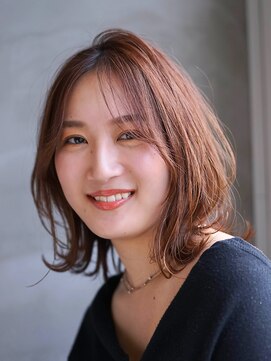 ワン 戸塚(ONE001) オリーブベージュ/ウェットヘア /レイヤーカット /戸塚