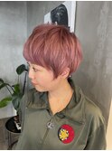 ハイトーンピンク　ピンクヘア　マッシュ　マッシュショート