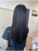 艶が映える暗髪ロング