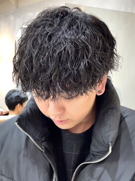 ブルニール 中崎町(BLEUNIR) ツイストスパイラル ソフトツイスト マッシュ 王道 刈り上げ