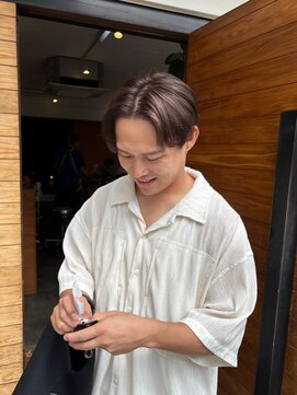 ツネ ヘアアンドヘッドスパ(TsuNE hair&head spa) チョコレートブラウン　ナチュラルセンターパート