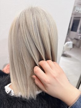 プロ ヘア テック(PRO HAIR TEC)の写真/豊富なカラー剤の中から「カジュアルに似合うカラー」をご提案☆仕事もプライベートも両立できる♪