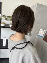 hair contrail-知性とシンプルが共生する空間-