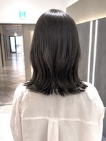 リマニ(Limani)&nbsp;外ハネくびれボブ　透明感カラー