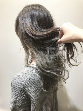 ジョージ(Jo-Ji) スモーキーアッシュ♯インナー♯ハイライト♯ブリーチ