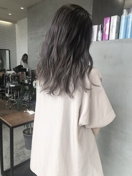 リリ(Riri) ホワイトピンクラベンダーバレイヤージュ