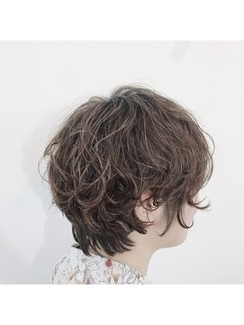 ハロウ ゆるカーリーヘア