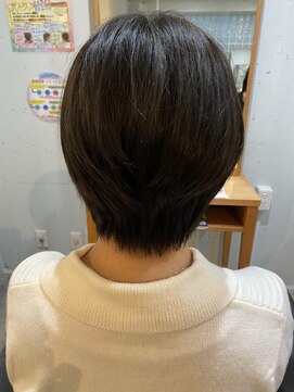 ルイラパレ(Louis La Pale) 大人かわいい”耳カケくびれショート”