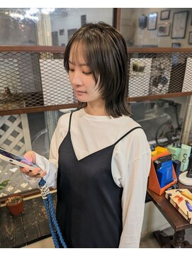 ヒカリス 東三国(HIKARIS) 笑顔溢れるウルフカット/外ハネ/顔周りレイヤー/ハイライト